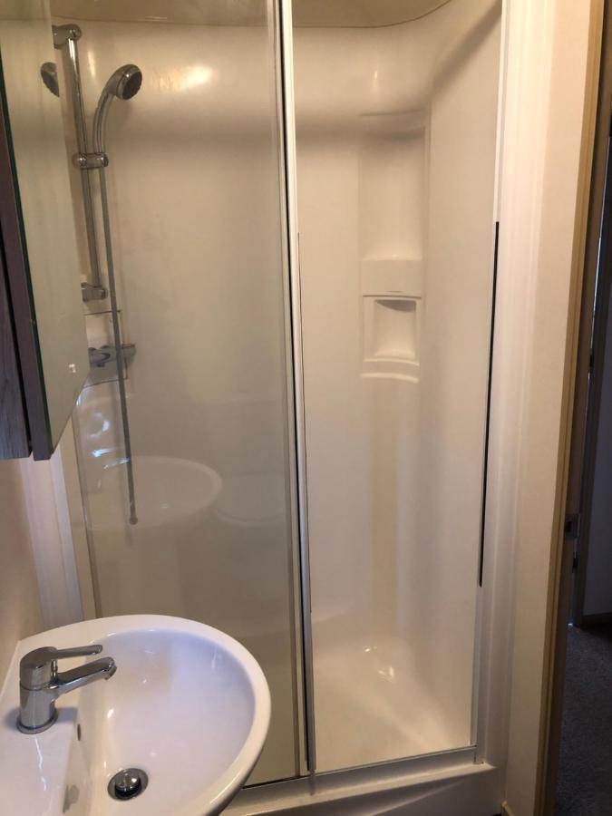 Classy Caravan With Ample Space Bembridge Exterior photo
